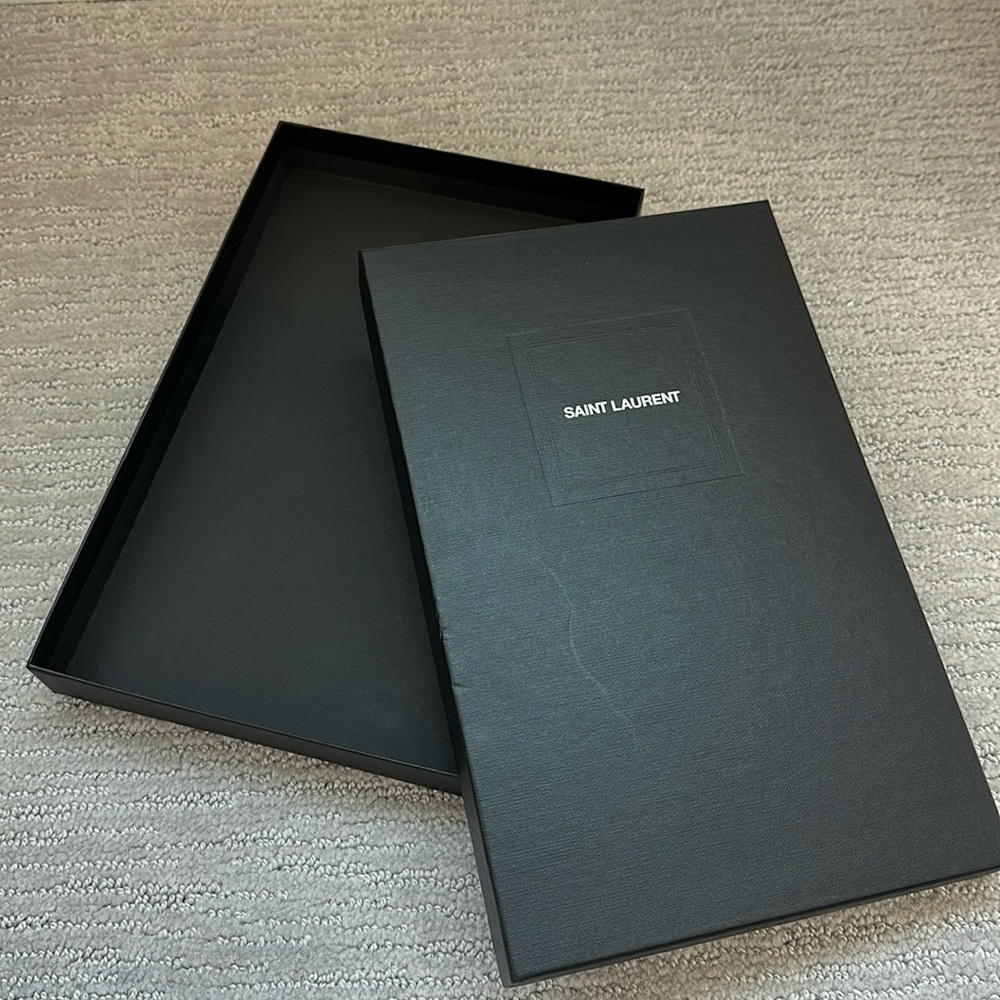 Saint Laurent box - wallet, clutch or scarf
